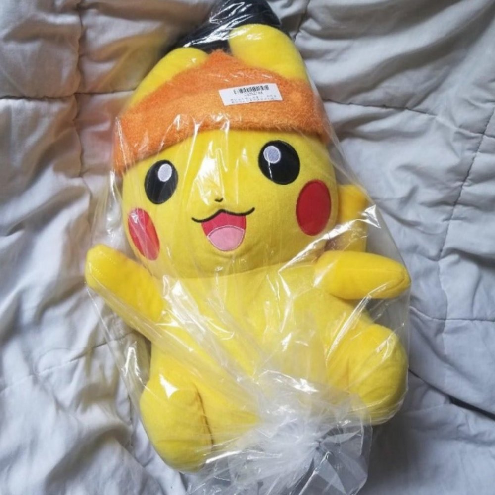 NWT Super Winter Style Pikachu Pokemon Plush